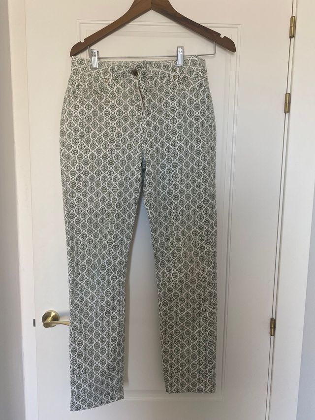 Pantalones Cortefiel - Verde Oliva y Blanco