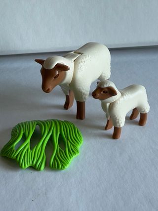 Playmobil 9356 Special Plus Granjera con ovejas