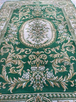 Alfombra vintage verde y beige