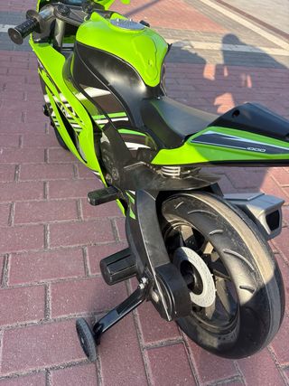 Moto eléctrica Kawasaki bebes