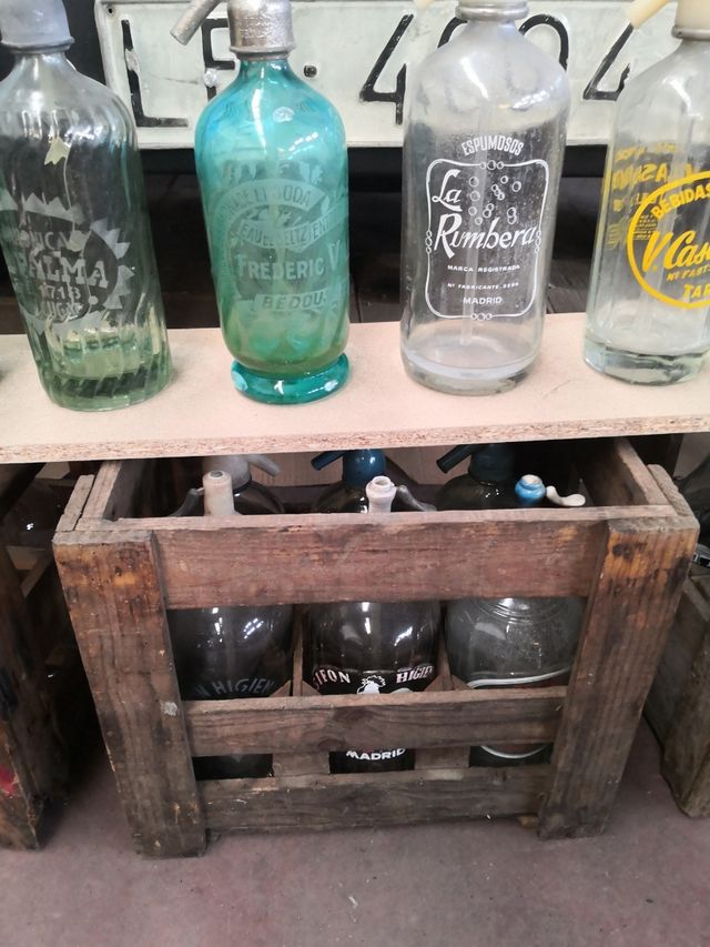 200 sifões de gás antigos