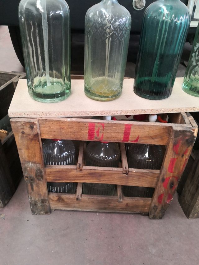 200 sifões de gás antigos