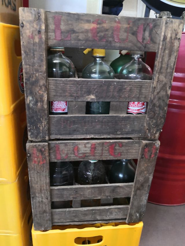 200 sifões de gás antigos