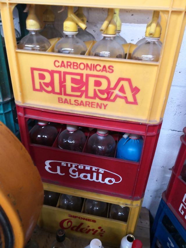 200 sifões de gás antigos