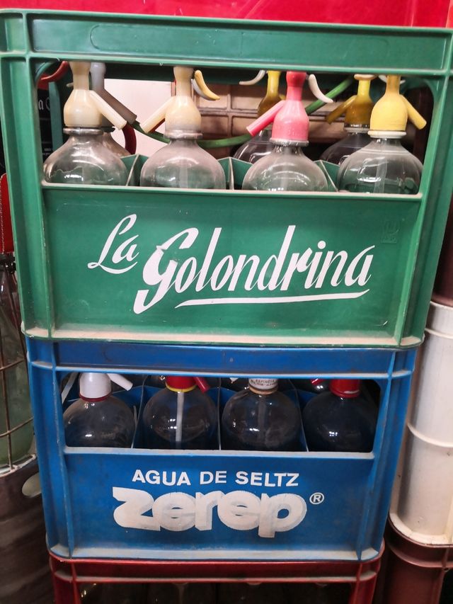 200 sifões de gás antigos