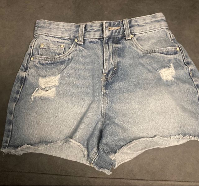 Conjunto niña: Dos top de sfera y shorts de C&A