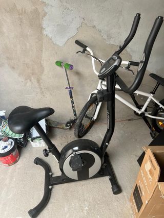 Bicicleta estática ejercicio