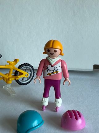 Playmobil 70061 - Niño con bici y niña con patines