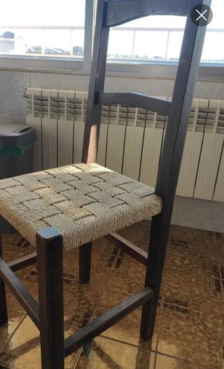 Silla artesanal de madera y sisal