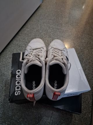 Zapatillas Adidas blancas y azules talla 45