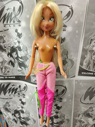 Bambola Winx Flora sulla neve 