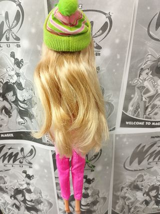 Bambola Winx Flora sulla neve 