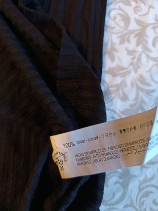 Camiseta Zara negra manga corta