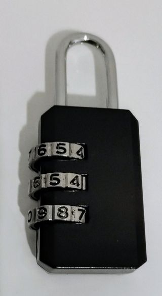 2 Candados combinación numérica .