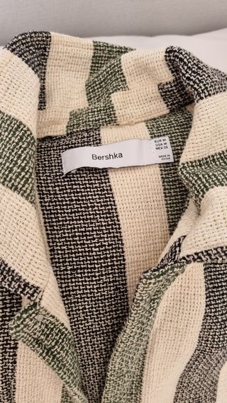 Camisa Bershka rayas beige-verde M