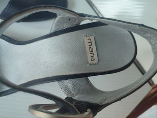 Sandalias Mara tacon bajo-Azul