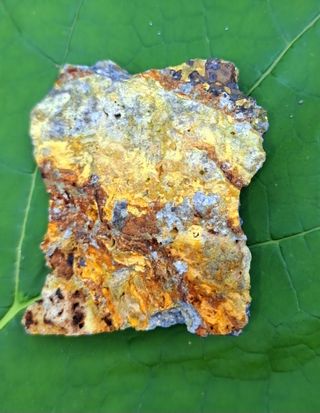 4 pezzi tra cui scegliere 
Minerali grezzi.
