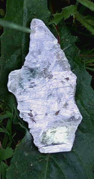 4 pezzi tra cui scegliere 
Minerali grezzi.
