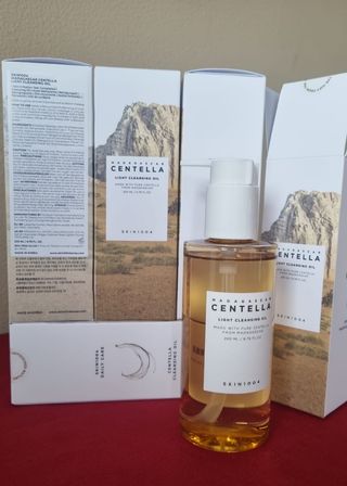 CENTELLA LIGHT CLEANSING OIL SKIN1004desmaquillant