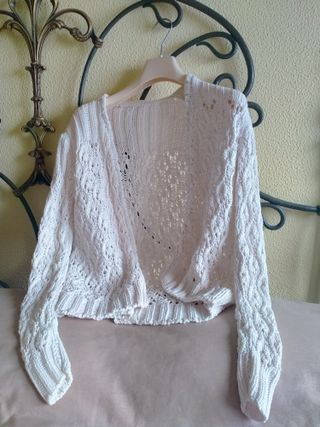 Chaqueta crochet blanca hecha a mano 