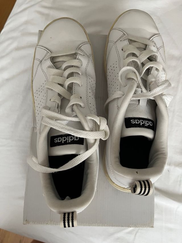 Zapatillas Unisex Adidas blancas