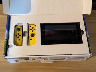 Nintendo Switch edición Pokemon lets go Pikachu