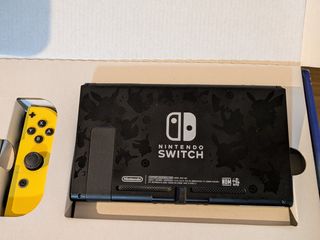 Nintendo Switch edición Pokemon lets go Pikachu