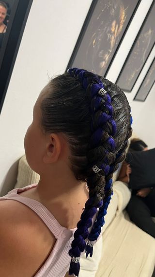 Trenzas con hilo azul marino