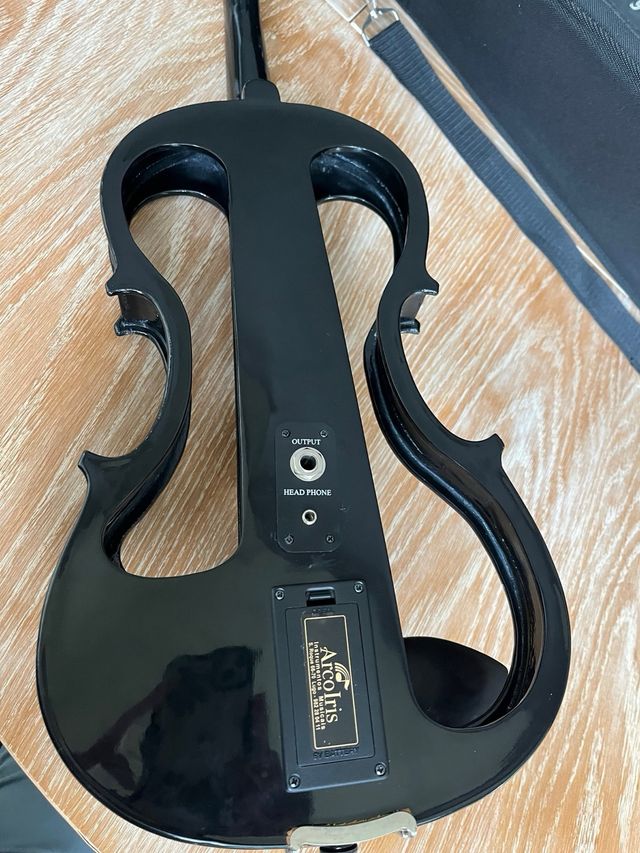 Violín eléctrico negro carlo giordano