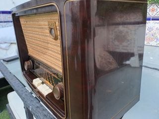 Radio antigua Grundig 2010 válvulas de 1952