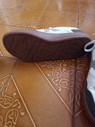 Zapatillas Munich blancas y marrón