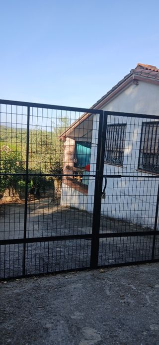 Parcela con jardín en Candeleda