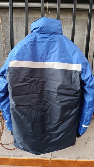 Chaqueta térmica hombre azul marino. A estrenar