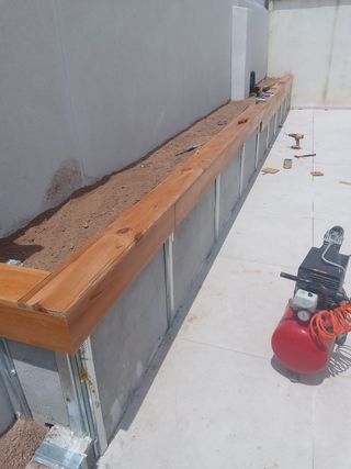 Banco madera jardín