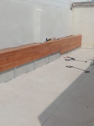 Banco madera jardín