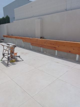 Banco madera jardín