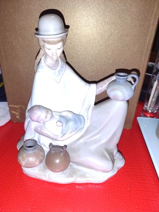 Lladró: Madre peruana con bebé