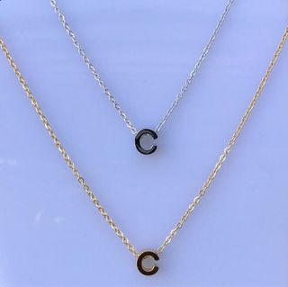 1 Collar inicial C - Oro o Plata