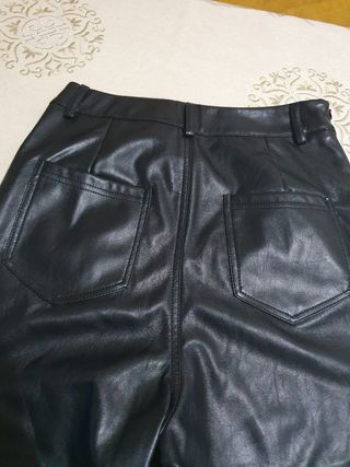 Pantalón cuero negro talla S