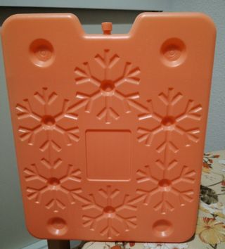 Bloque hielo nevera playa