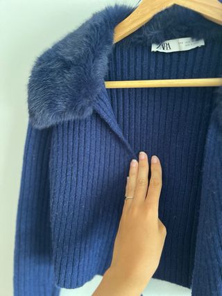 Cardigan Zara azul - Cuello de pelo
