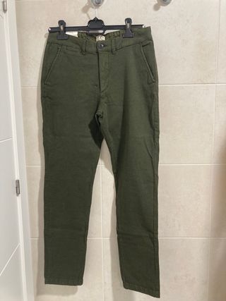 Pantalón chino verde oliva talla M
31/“32
