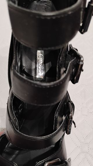 Sandalias GUESS 