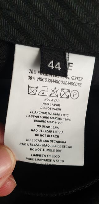 Traje azul marino elegante