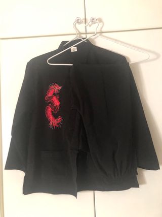 Kimono negro niño, talla 12, dragón rojo bordado