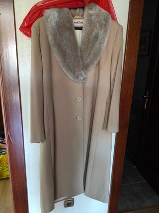 Abrigo largo beige Mazur