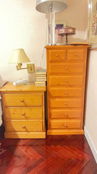 Conjunto de 4 muebles comodas y mesitas de noche