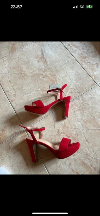 Sandalias Mary Paz rojas tacón