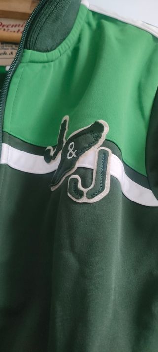 Cazadora chándal Genuine Products verde-blanca