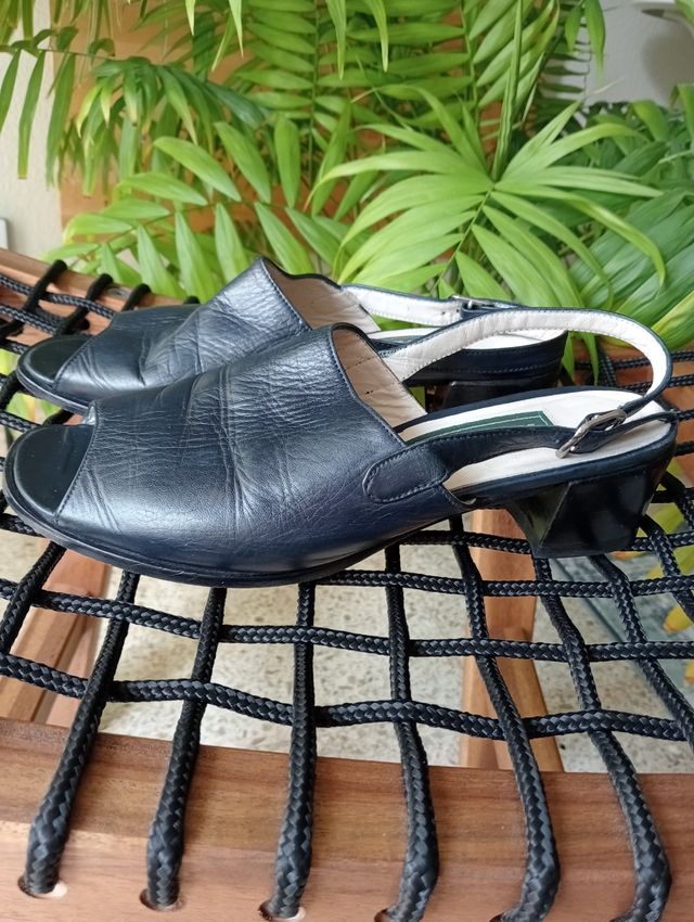 Sandalias negras mujer tacón bajo